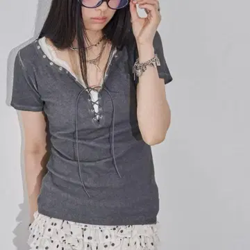 WHO'S WHO gallery 프로세스 레이스업 TEE