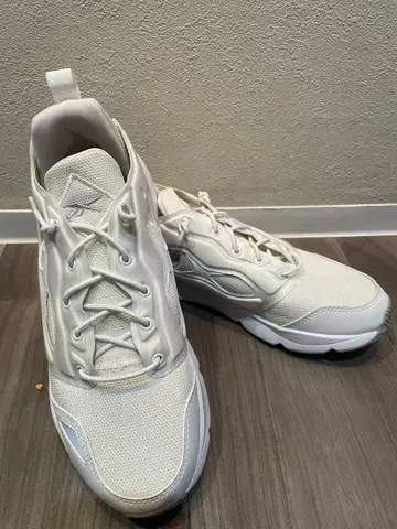Reebok 스니커즈 화이트