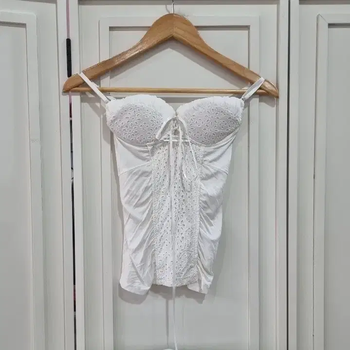 펀칭 레이스 셔링 뷔스티에 캐미솔