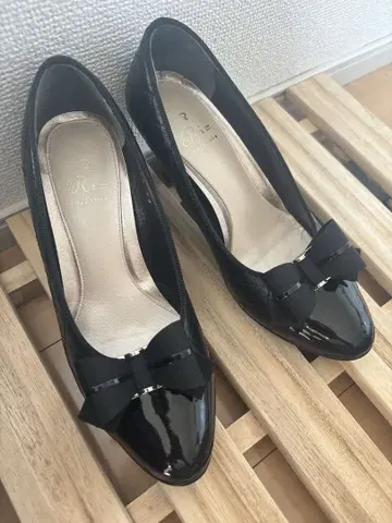 컨디션 최상 리즈라피네 퀼팅 리본 펌프스