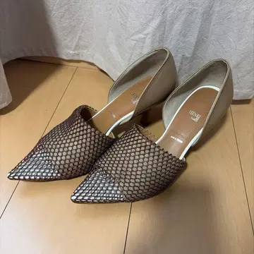 HENRI EN VARGO 메쉬 펌프스