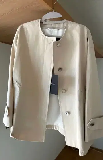 현행 완판템 26ss MACKINTOSH LONDON 노카라 숏코트