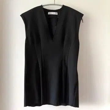 미사용 ZARA 슬리브리스 상의 블랙