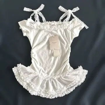 택 포함 미사용 새상품 발레코어 한국 프릴 T셔츠