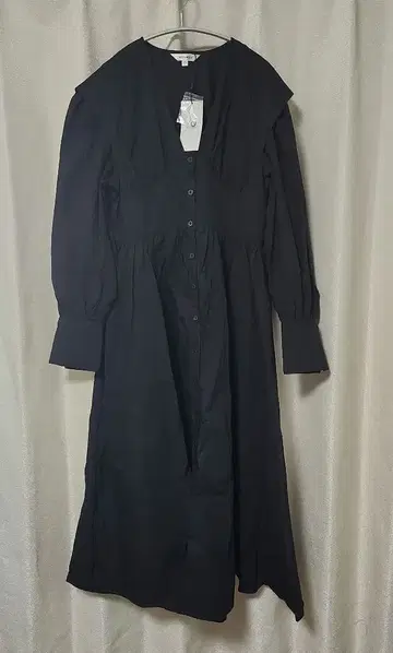 [ 새상품 ] MOUSSY 블랙 V넥 원피스