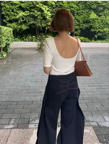 cygne 시뉴 백컨셔스 파워숄더 상의 Alex 화이트 0