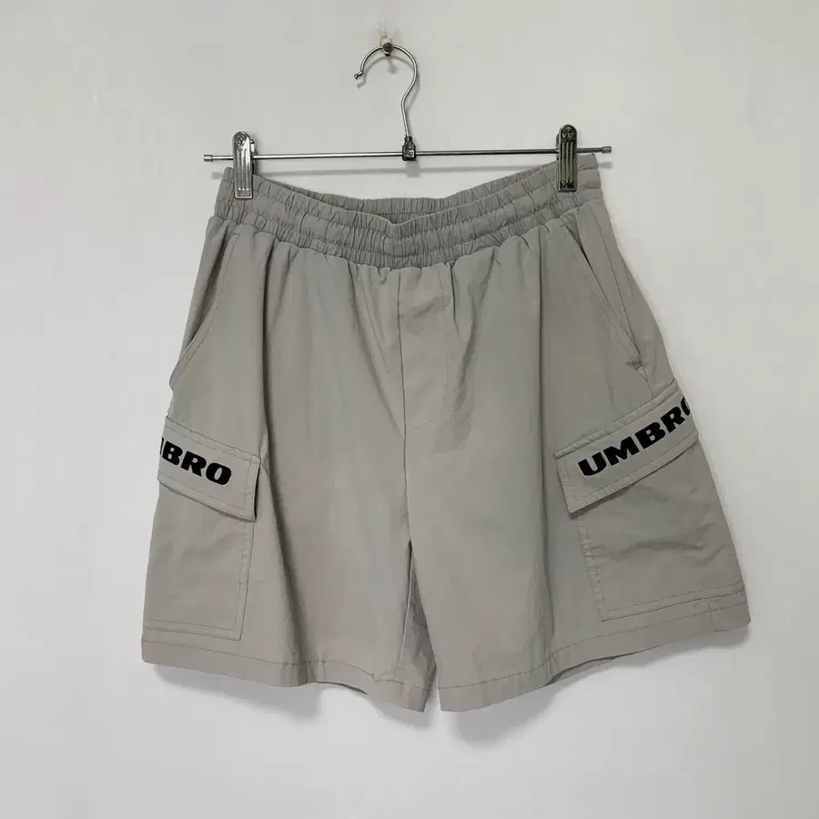 엄브로 로고 프린팅 카고 포켓 반바지 그레이 트레이닝 팬츠