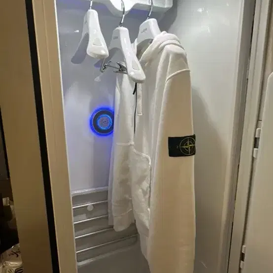 스톤아일랜드 화이트 후드티
