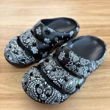 새상품급 KEEN Hide&Seek 샌들 요기 페이즐리 콜라보 26