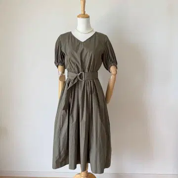 [ 새상품급 ] 마르티니크 워셔블 벌룬 슬리브 원피스 카키 벨트 포함
