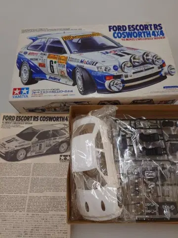 TAMIYA 1/24 포드 에스코트 RS 코스워스 4x4