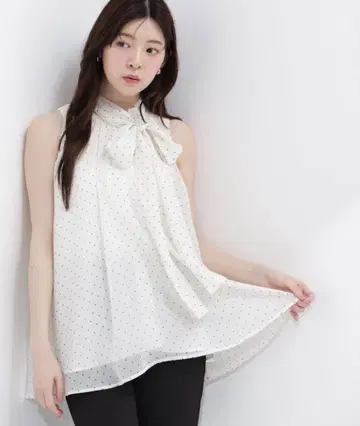 새상품 PROPORTION BODY DRESSING 리본 포함 개더 블라우스