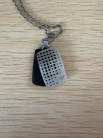 엠포리오 아르마니 도그택 목걸이