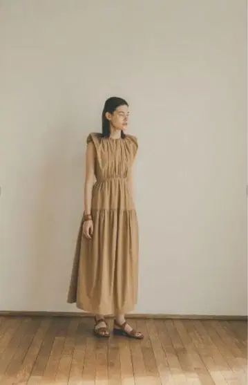 CLANE 브로드 숄더 원피스
