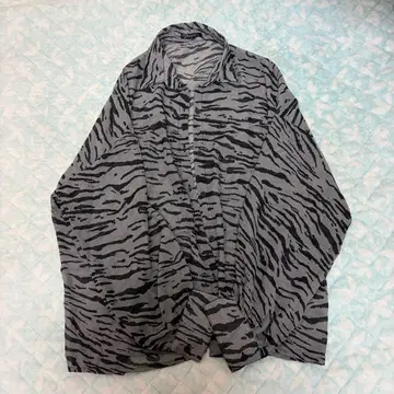 ZARA 제브라 패턴 긴팔 셔츠 그레이