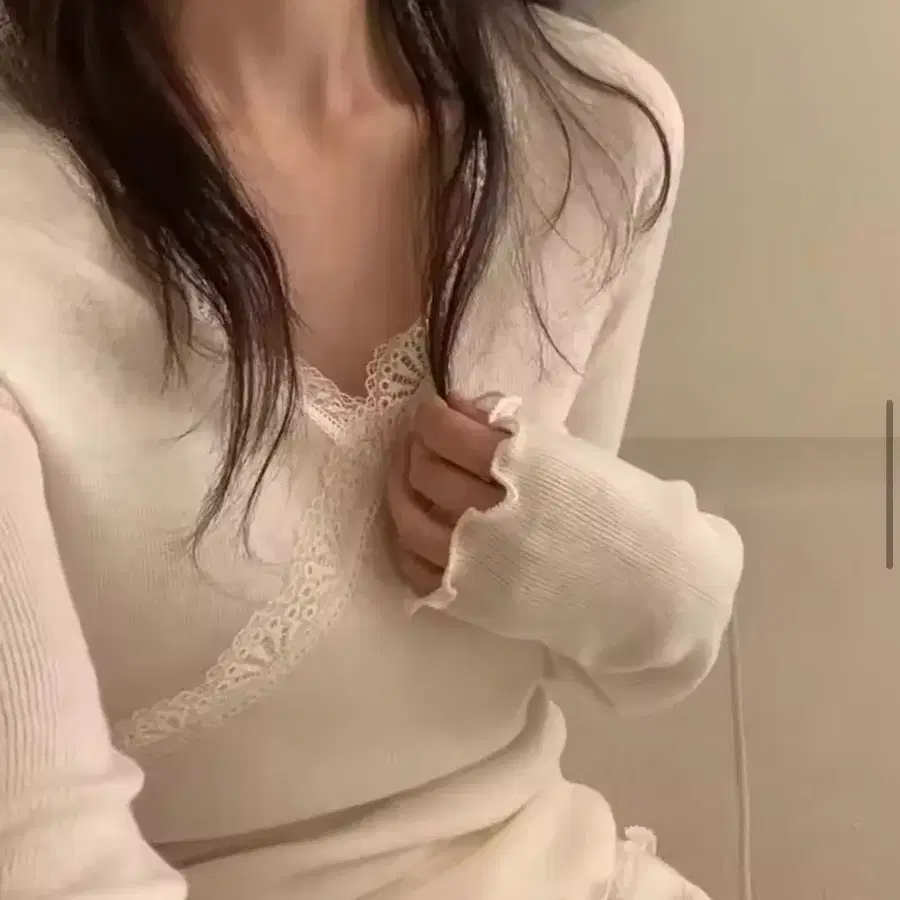 에이블리 레이스 기본티 긴팔 교신