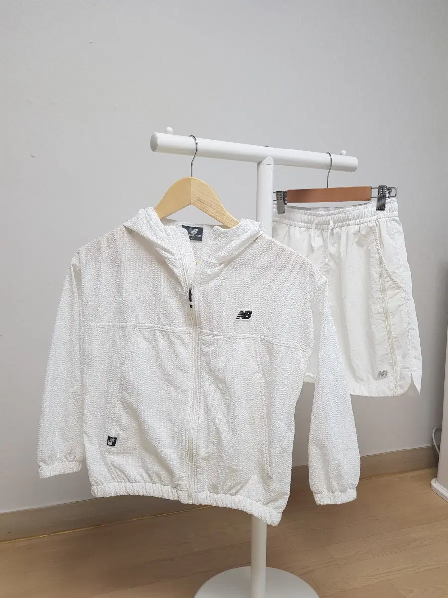 뉴발란스키즈 시어서커 바람막이 +마린 반바지 140