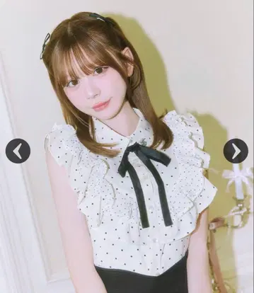 미셸 마카롱 도트 프릴 블라우스 XS 사이즈
