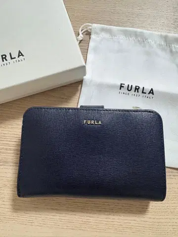 FURLA 훌라 접이식 지갑 네이비