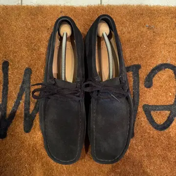 클락스 Clarks WALLABEE BLACK SUEDE 남성용