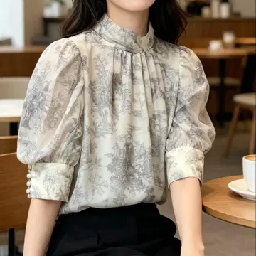 SNIDEL 토와르 드 주이 패턴 오간 시스루 블라우스 반팔