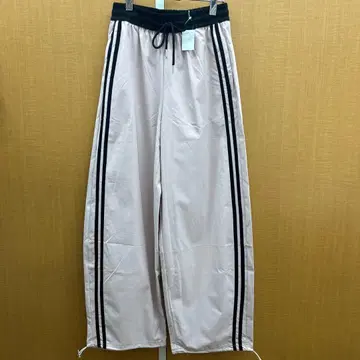 라인 팬츠 C 커브 라인