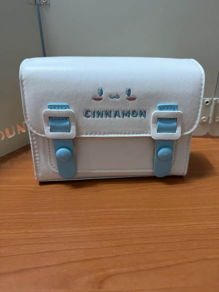 산리오 시나모롤 미니 크로스백