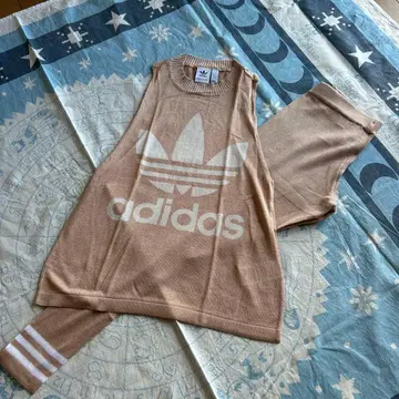 adidas Originals 트레포일 탱크탑과 팬츠 세트