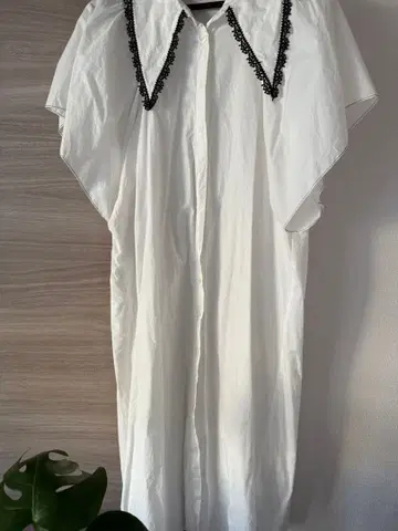 ZARA 레이스 카라 부착 화이트