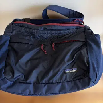 Patagonia 라이트웨이트 트래블 쿠리에 숄더백 네이비