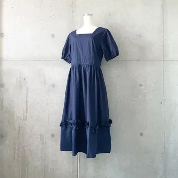 택 포함 새상품 밑단 프릴 스퀘어 넥 반팔 원피스 네이비 FREE