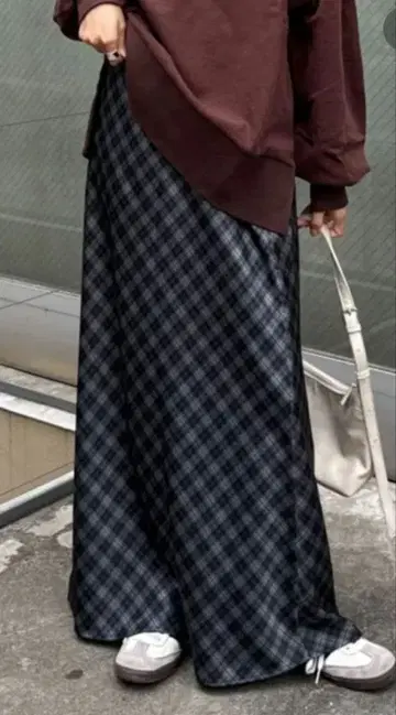 차오패닉 티피 스타일업 새틴 롱 스커트