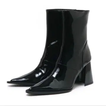 melt the lady enamel pointed short boots