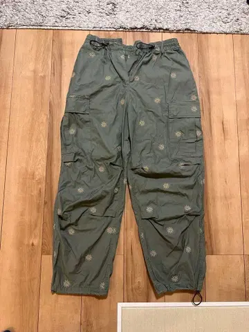 HUF 카고 팬츠 올리브 자수
