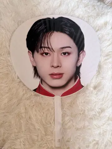 ONE N' ONLY EIKU 부채