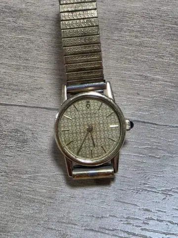 CORUM 여성용 손목시계 27.722.46