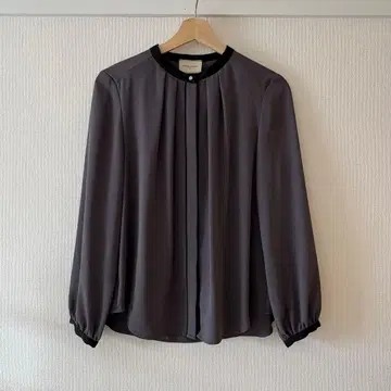 UNITED ARROWS 그레이 긴팔 블라우스