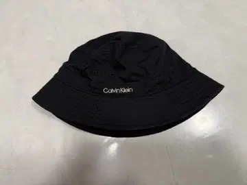 Calvin Klein 버킷햇