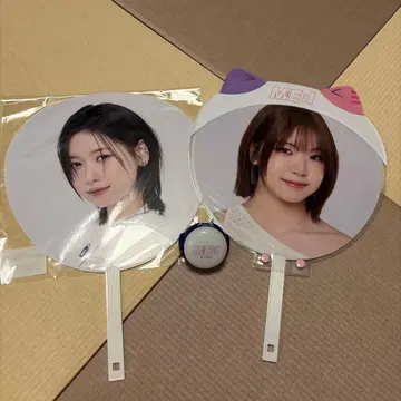 ME:I 부채 2종 세트와 응원봉 공식 굿즈