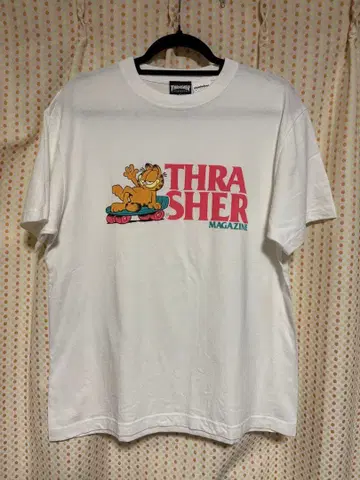 [ 익명 배송 ] 가필드 x THRASHER 프린트T셔츠 화이트