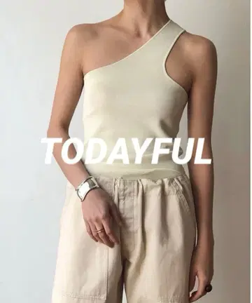 [ 새상품급 ] TODAYFUL 오프숄더 니트 탱크탑 화이트