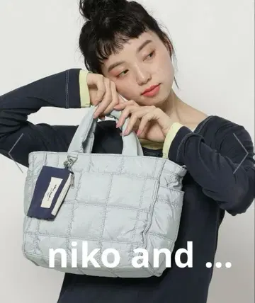 [택 포함 새상품] niko and - 파우치 포함 퀼트 토트백 M 라이트 블루