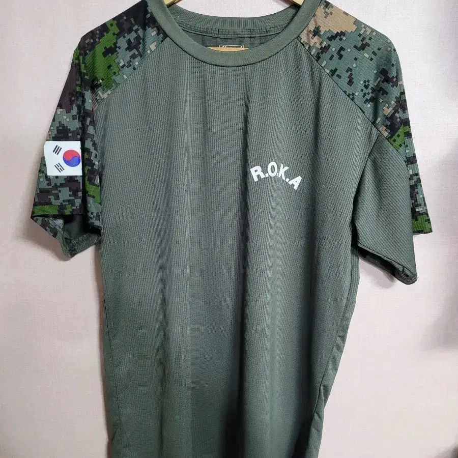로카 기능성 반팔티 110