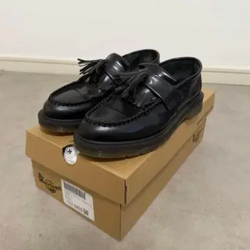 Dr. Martens 태슬 로퍼 블랙 24cm
