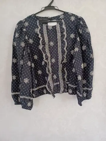 ZARA 자수 블라우스 네이비