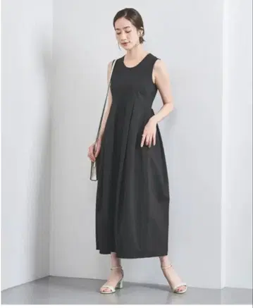 유나이티드 애로우즈 슬리브리스 롱 원피스 M 사이즈 블랙