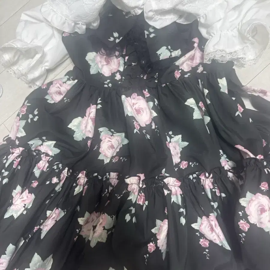 마조레티 플라워 백 리본 원피스 avail majoretty