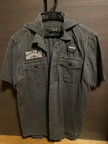 Hurley 반팔 셔츠 밀리터리 스타일 블랙 M 사이즈