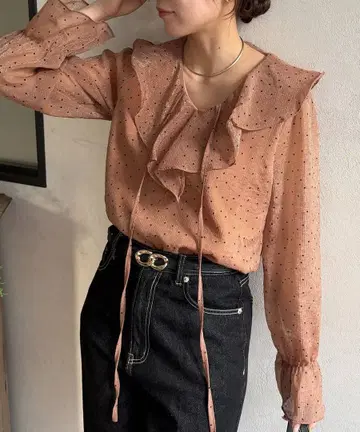 Thevon 도트 시어 프릴 블라우스