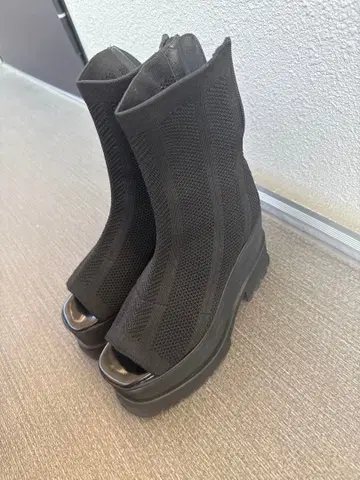 컨디션 최상 MURUA 23.5cm 자카드 삭스 부츠 샌들 블랙